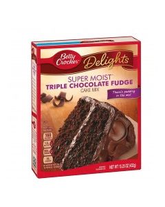 BETTY CRKR CAKE TRIPLE CHOC FUDGE 432g